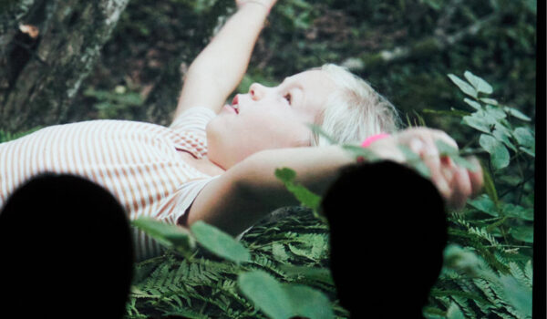 Vom Wald und vom Lernen mit Pflanzen Der Künstler Uriel Orlow fragt sich was wäre, wenn der Wald, wenn Bäume, Moose und Pilze unsere Lehrer wären?