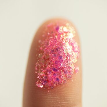 Die glitzerpinke Frisierkommode